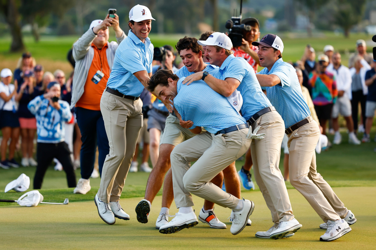 SCOREBOARD - Auburn wins first NCAA DI Championship