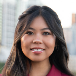 Holly Lau