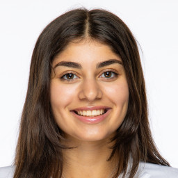 Marisa Flores