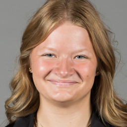 Annika Searles