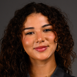 Ivanna Flores