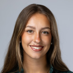 Lucia Valderrama