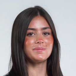 Chloe Holton