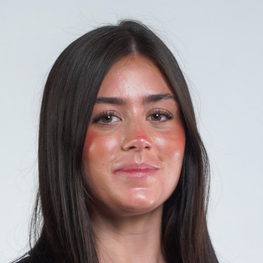 Chloe Holton