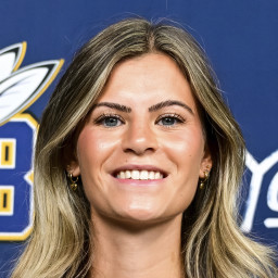Chloe Van Strien
